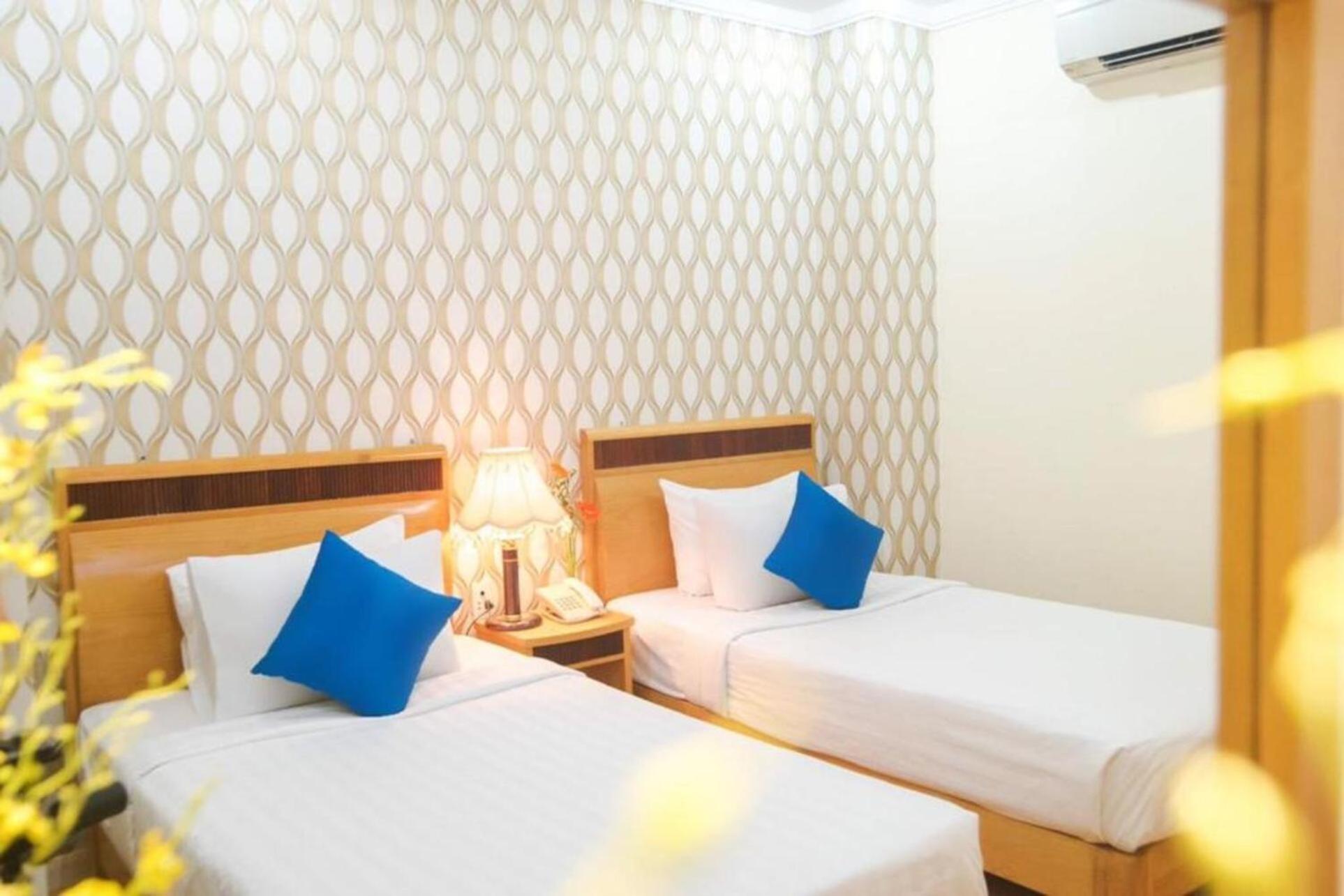Ruby Saigon Hotel - Le Thanh Ton Ho Chi Minh-stad Buitenkant foto