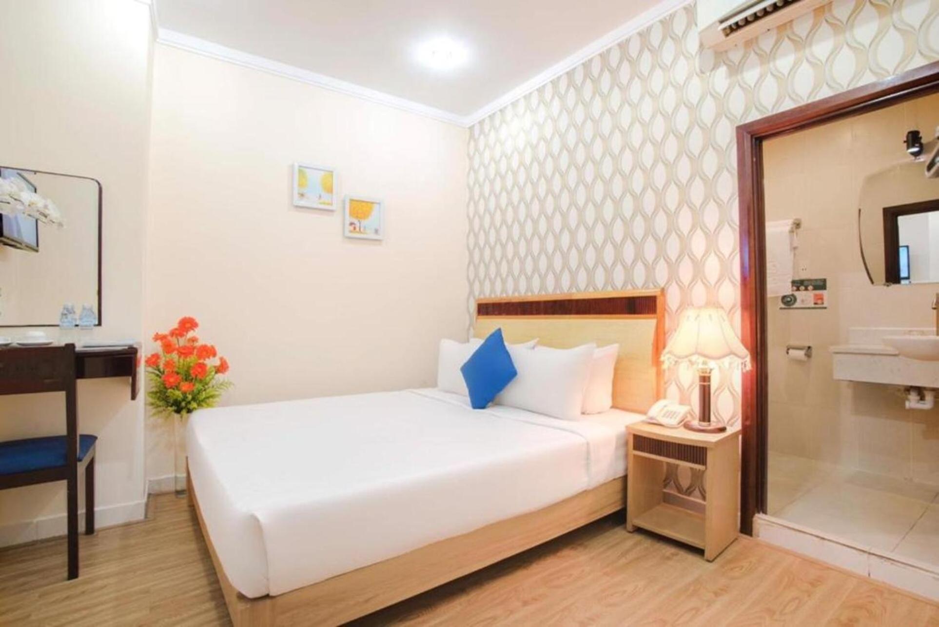 Ruby Saigon Hotel - Le Thanh Ton Ho Chi Minh-stad Buitenkant foto