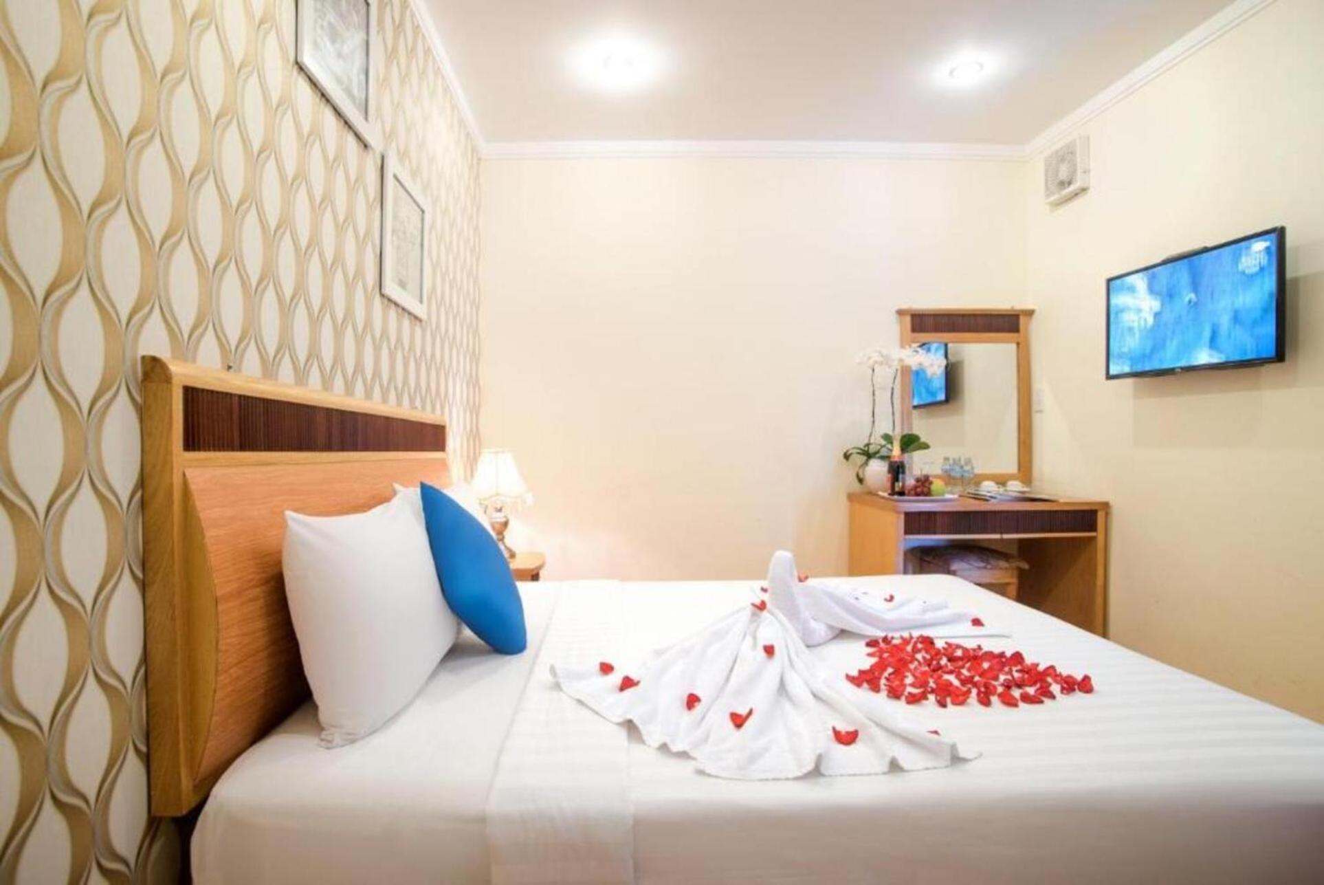 Ruby Saigon Hotel - Le Thanh Ton Ho Chi Minh-stad Buitenkant foto