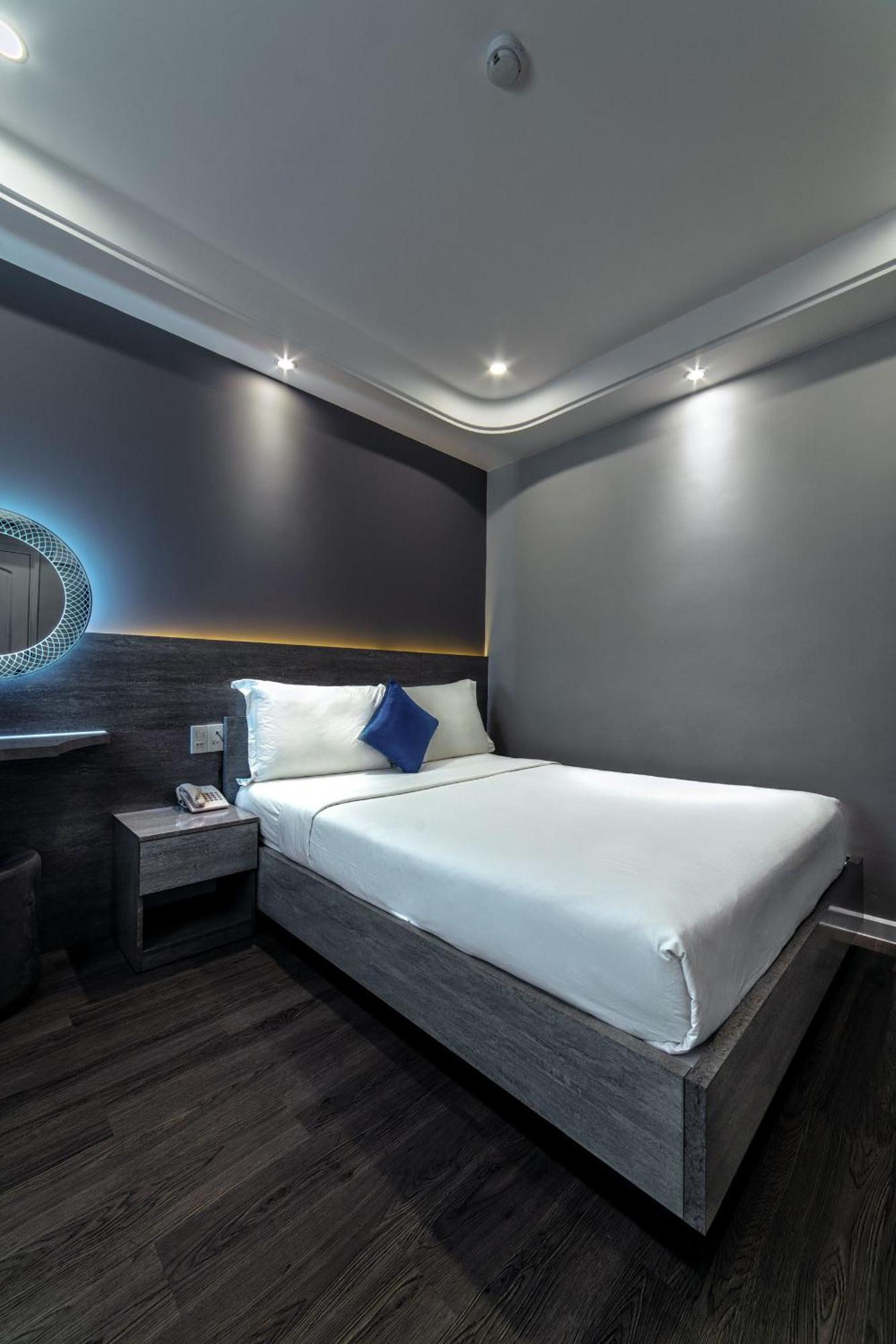 Ruby Saigon Hotel - Le Thanh Ton Ho Chi Minh-stad Buitenkant foto