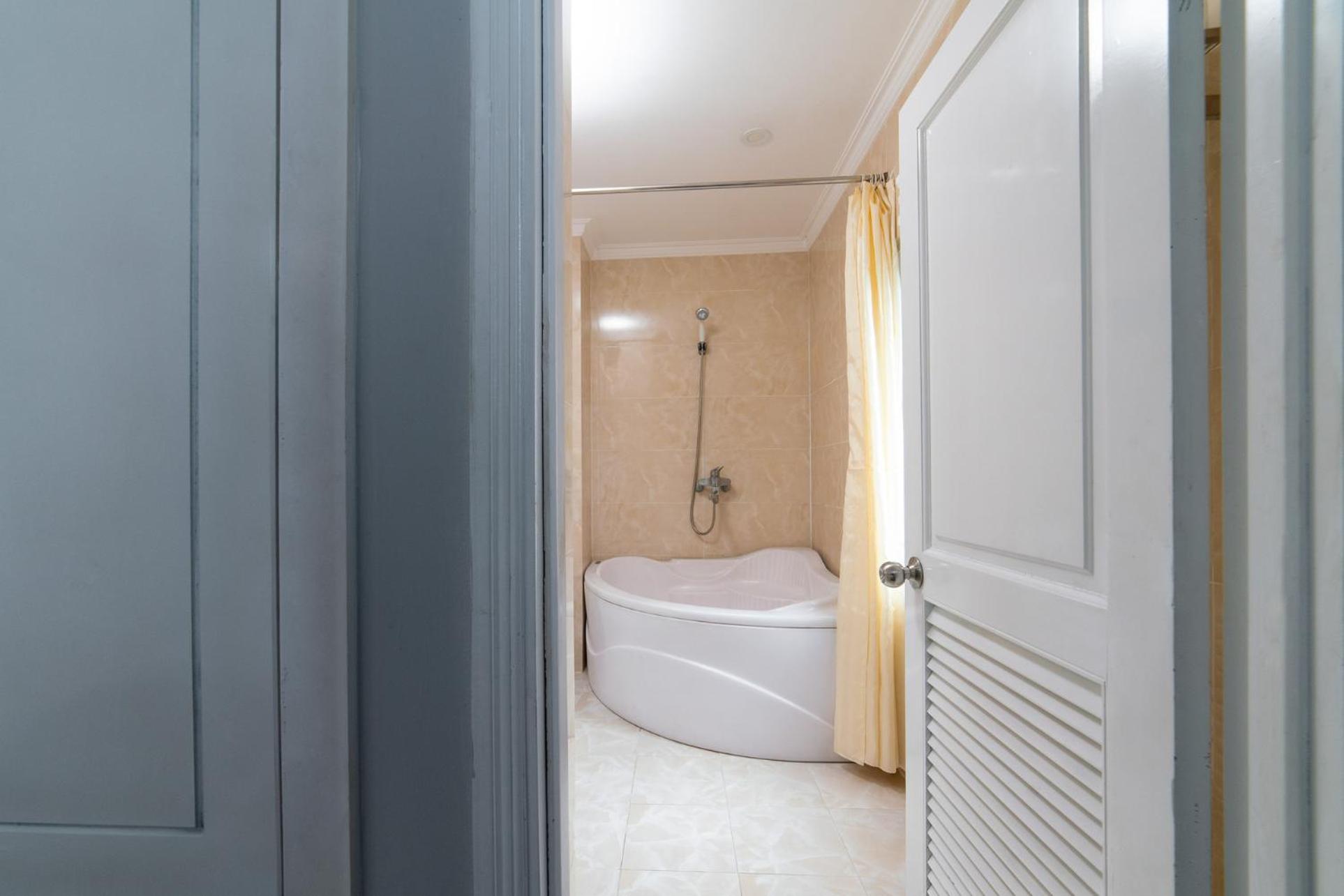 Ruby Saigon Hotel - Le Thanh Ton Ho Chi Minh-stad Buitenkant foto