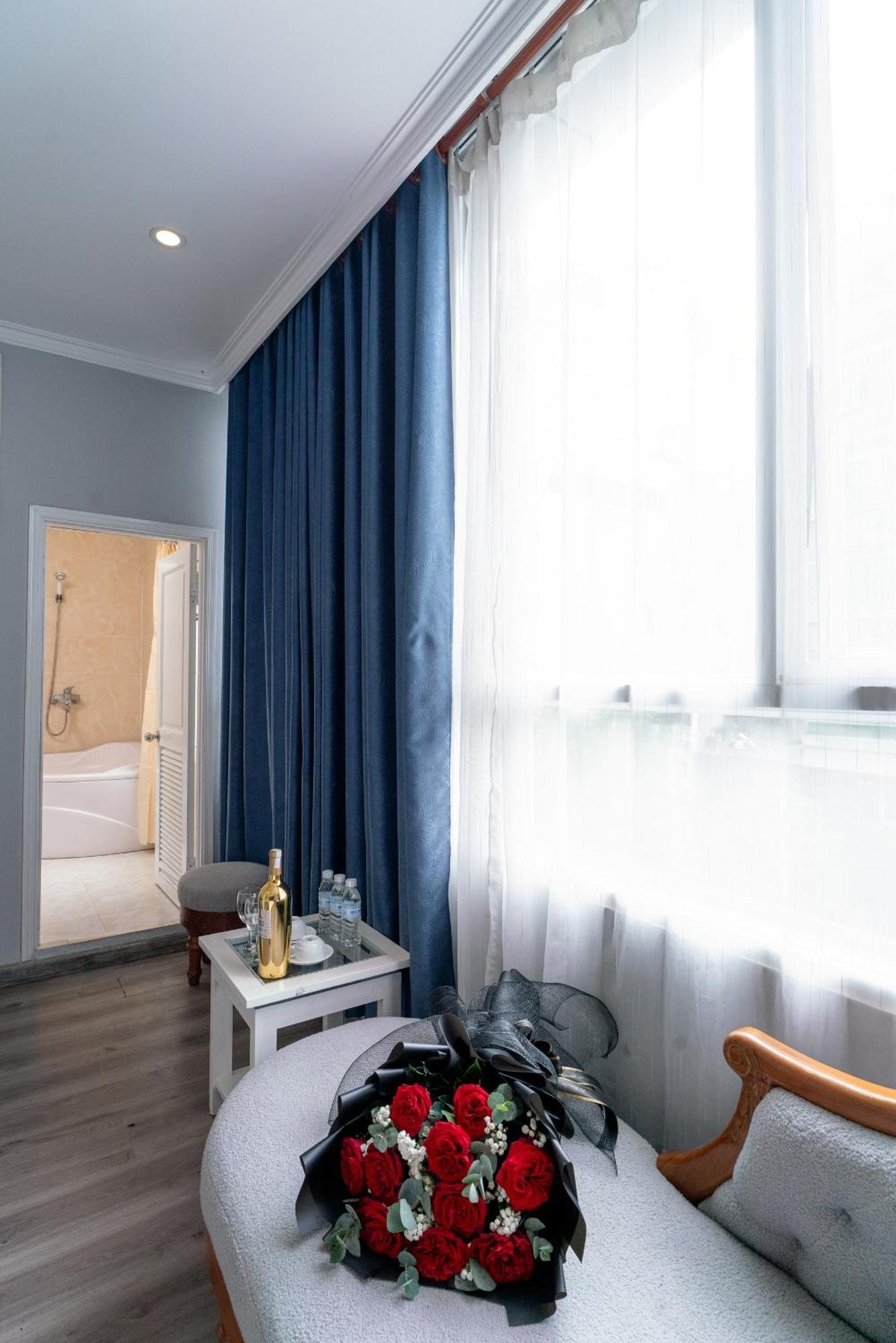Ruby Saigon Hotel - Le Thanh Ton Ho Chi Minh-stad Buitenkant foto