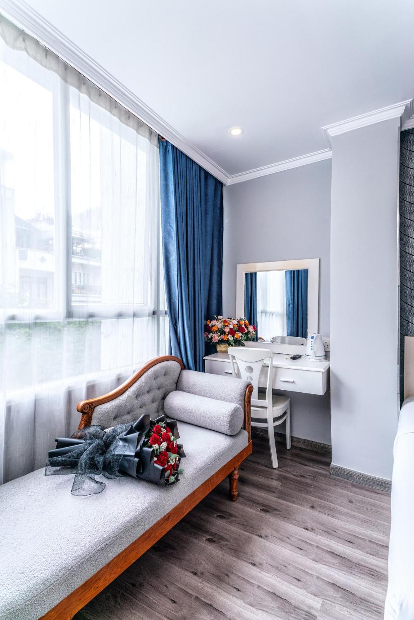 Ruby Saigon Hotel - Le Thanh Ton Ho Chi Minh-stad Buitenkant foto