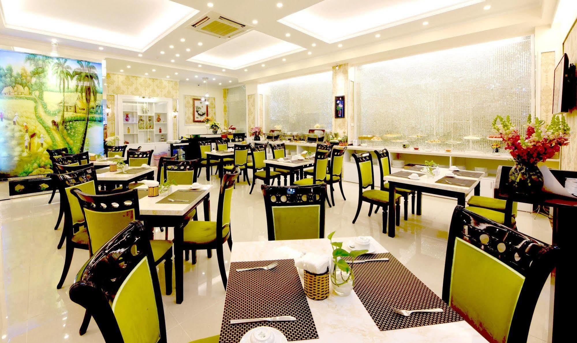 Ruby Saigon Hotel - Le Thanh Ton Ho Chi Minh-stad Buitenkant foto