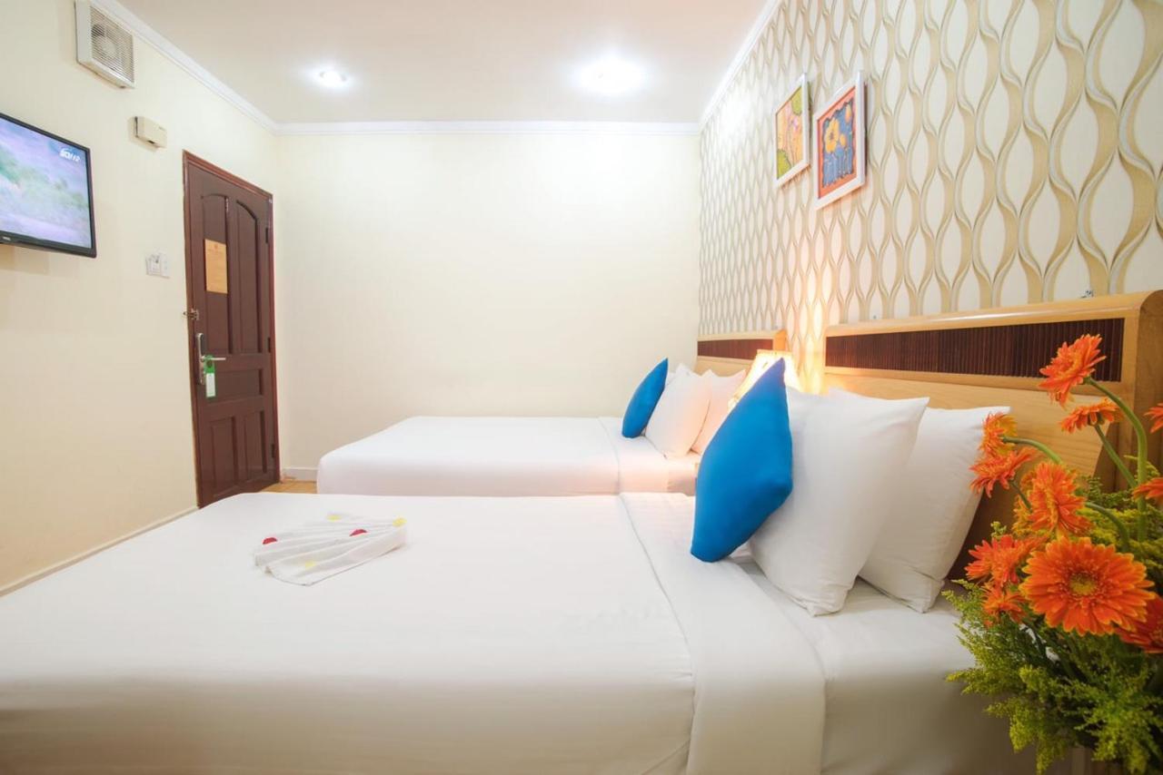 Ruby Saigon Hotel - Le Thanh Ton Ho Chi Minh-stad Buitenkant foto