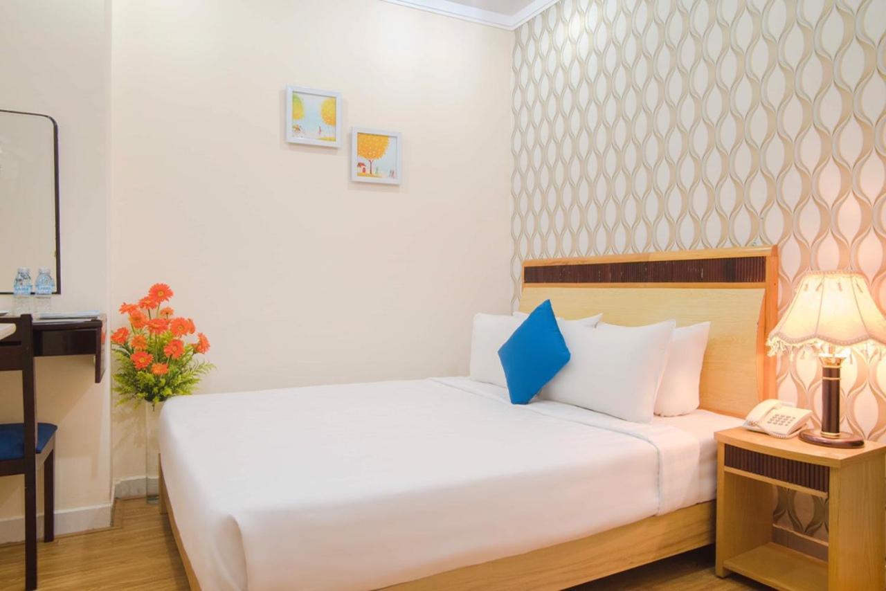 Ruby Saigon Hotel - Le Thanh Ton Ho Chi Minh-stad Buitenkant foto